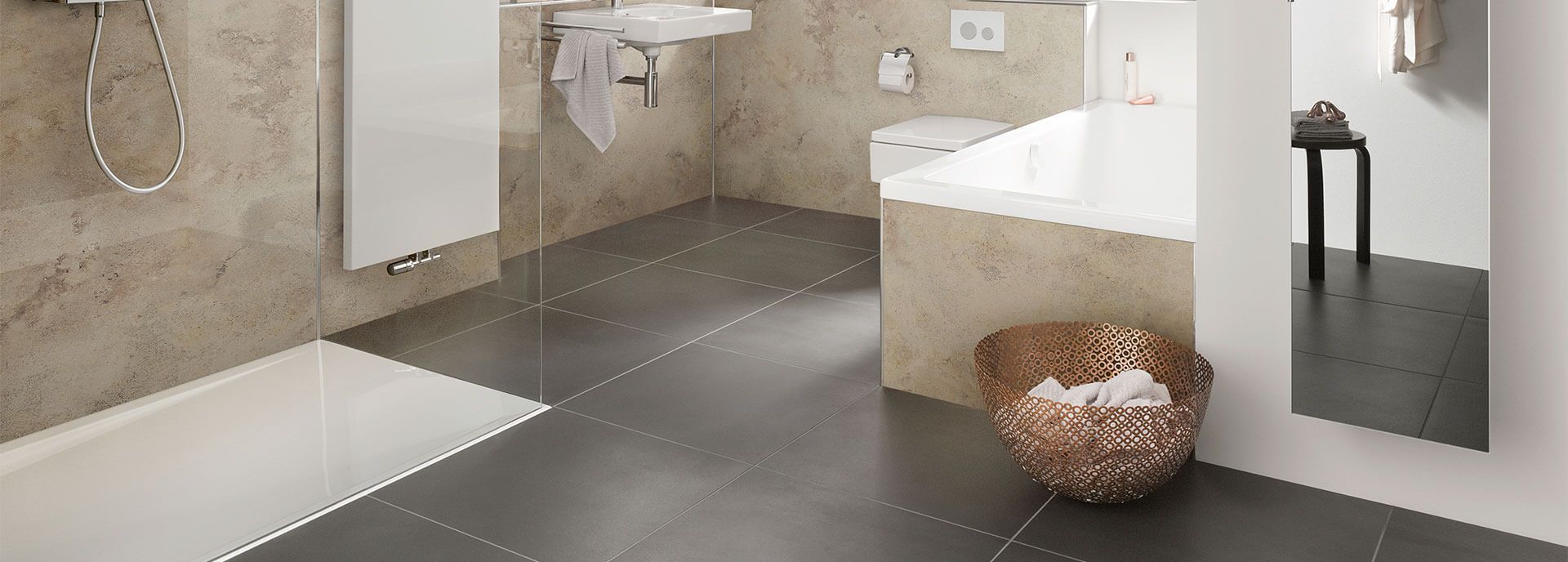 Foto von einem modernen Badezimmer mit begehbarer Dusche